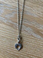 Thomas Sabo Kette mit Flügel Herz Charm Anhänger mit schwarzen Steinen