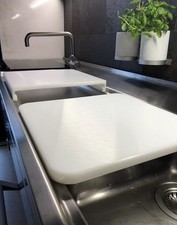 Flaches Schneidbrett für