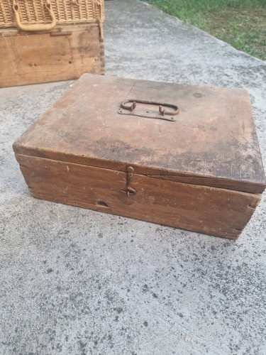 Antike holzkiste handgefertigt - antike,
