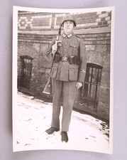 original Porträt Foto Wehrmacht Feldgendarmerie Ärmelband Stahlhelm