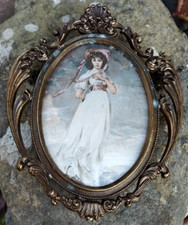 Nostalgie Fotorahmen Jugendstil Seidenbild Motiv Mädchen Messing Rahmen Oval