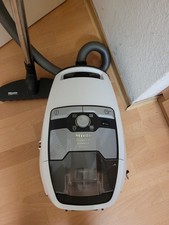 Miele Blizzard CX1 Staubsauger - beutellos - weiß 