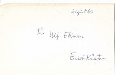 Erich Kästner singing between