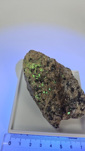 Uranocircit granit bergen - granit, (bergen