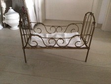 Altes Puppenbett Shabby