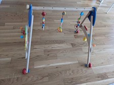 HEIMESS Spieltrapez - Baby Spielzeug aus Holz - höhenverstellbar 