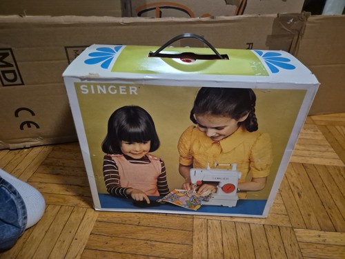 Vintage kindernähmaschine von - vintage,
