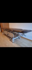 Ich verkaufe eine hydraulische Physiotherapieliege. 