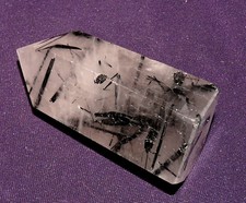 Quarz mit schwarzem Turmalin