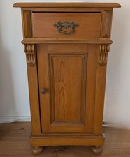 Schmale Kommode aus massivem Holz, Schublade, Tür und Einlegeboden