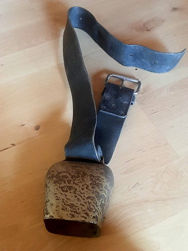 Antike alm kuhglocke mit - alm-kuhglocke,