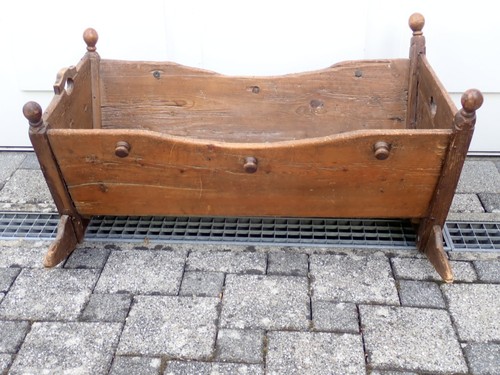 Uralte kinderwiege weichholz - uralte,