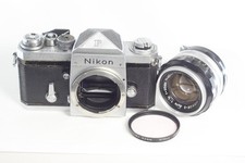 Nikon F Eyelevel Filmkamera + Nippon Kogaku Nikkor-S Auto 50 mm F/1.4 MF Obje...