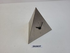 Tischuhr pyramiden form - tischuhr, ig