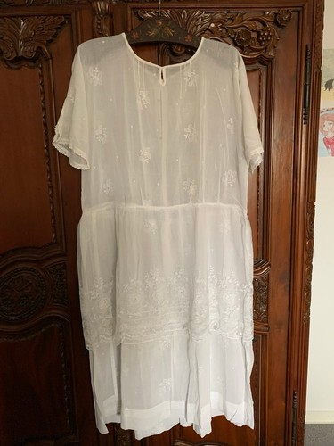 Edles antikes unterkleid - antikes,