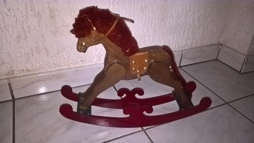 Holzschaukelpferd für puppen - holzschaukelpferd,