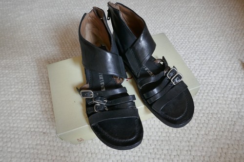 Tolle schwarze schaftsandalen - tolle,