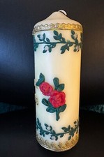 große alte Reliefkerze Rosen Motivkerze  Höhe 19cm Ø 7cm Handarbeit von 1965?