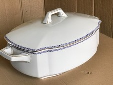 M 9) Antike eckige Terrine mit