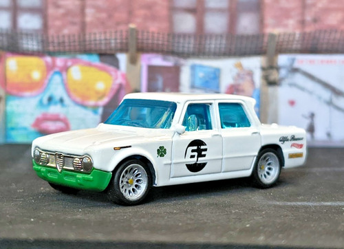 Hot wheels 1965 alfa - hot,