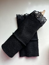 Handstulpen schmal Stulpen Wollwalk Gothic Punk Biese schwarz edle Spitze 24 cm