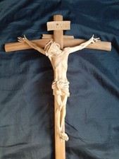 Handgeschnitztes Kruzifix -