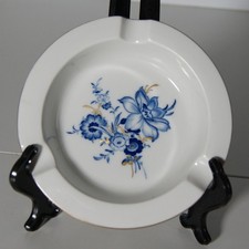 Ascher mit drei Ablagen -