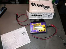 ROBITRONIC Racing - Ladegerät Digital Controlled Charger Pro-2000 mit OVP