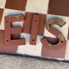 Alte Holzbuchstaben "EIS"