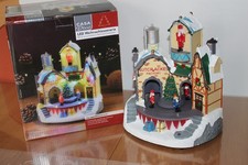 CASA Deco Nusknacker Weihnachtsszenerie mit Beleuchtung und 8 Weihnachtsmelodien