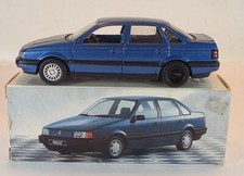 Schabak 1/43 Volkswagen VW Passat Stufenheck blaumetallic in Werbebox #2059