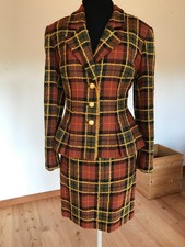 Damenkostüm sportlich