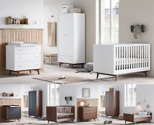 Babyzimmer Kinderzimmer komplett Set MADDY weiß wallnuss Schrank Kommode Bett