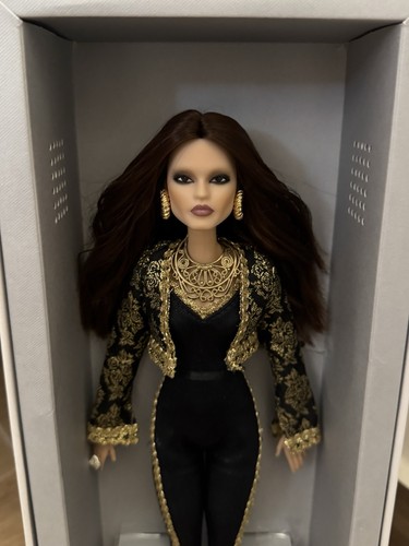 Barbie ooak repaint jenna - barbie,