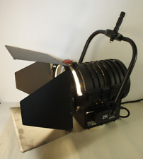 Sachtler Director 2 KW Stufenlinsenscheinwerfer + Tor Stangenbedienbar,gebraucht