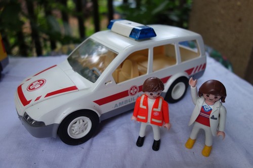 4223 playmobil krankenwagen - 4223,