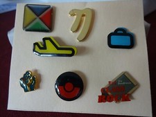 7 verschiedene Pins,   selten