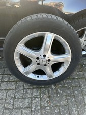 4 Reifen mit Aluminiumfelgen