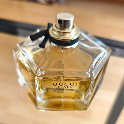 Gucci flora - by,