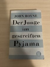 Der Junge im gestreiften