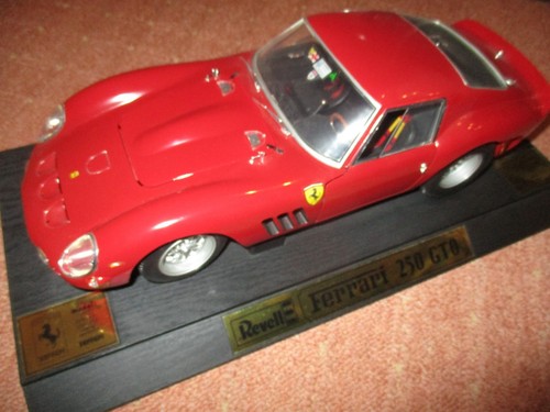 Modellauto 12 ferrari - ,