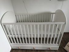 Babybett Gitterbett Weiß 70x140 mit Schubfach und Babymatratze