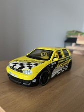 Volkswagen Golf R32 Modellauto
