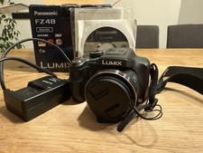 Panasonic LUMIX DMC-FZ48 12,1 MP Digitalkamera - Schwarz