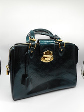 - Louis Vuitton Melrose Avenue