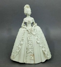 A1618 Figur weiße Dame im