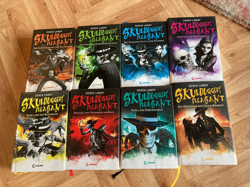 Skulduggery pleasant derek - /,