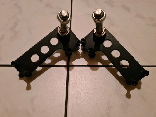 Halterungen und steckachsen - 2x,