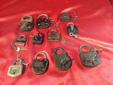 11 Antike Alte Vorhängeschlösser Schloss ? Mit Schlüssel Konvolut (5759)