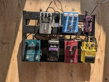 voll bestücktes Gitarren